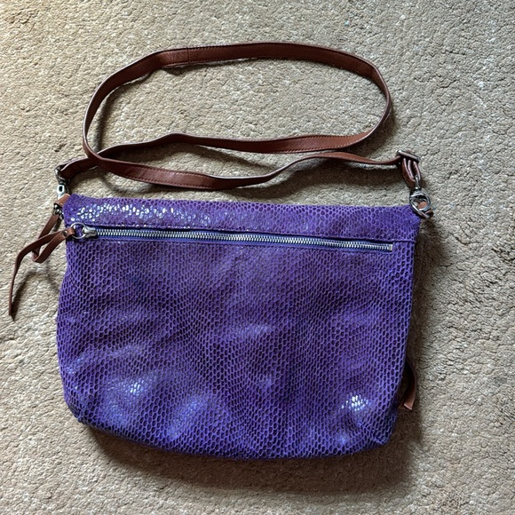 Beautiful Sorial New York Crossbody Handbag - Picture 3 of 6